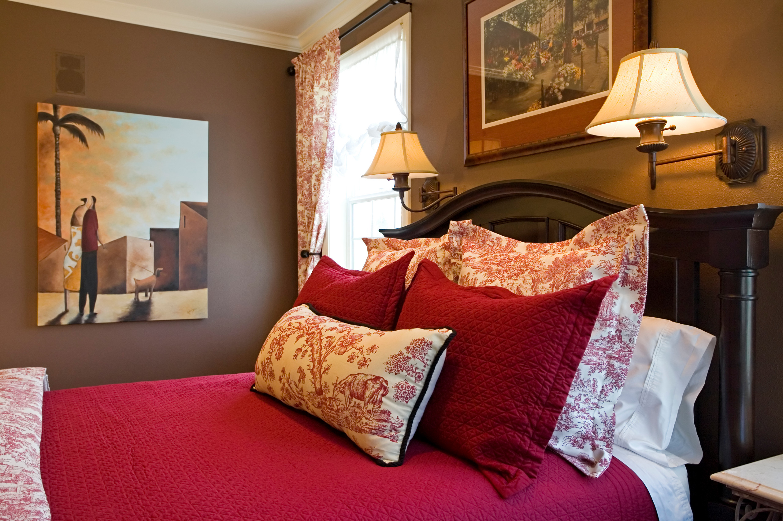 75 Red Carpeted Bedroom Ideas You'll Love - September, 2023 | Houzz