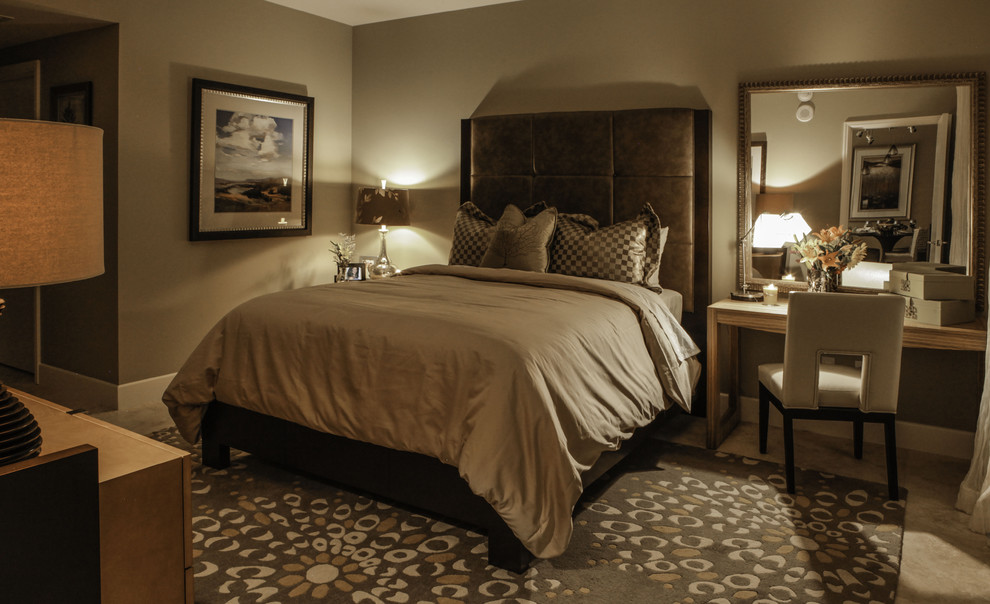 Elegant bedroom photo in Las Vegas