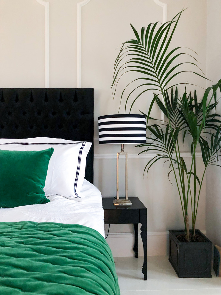 Bedroom - contemporary bedroom idea in Sussex