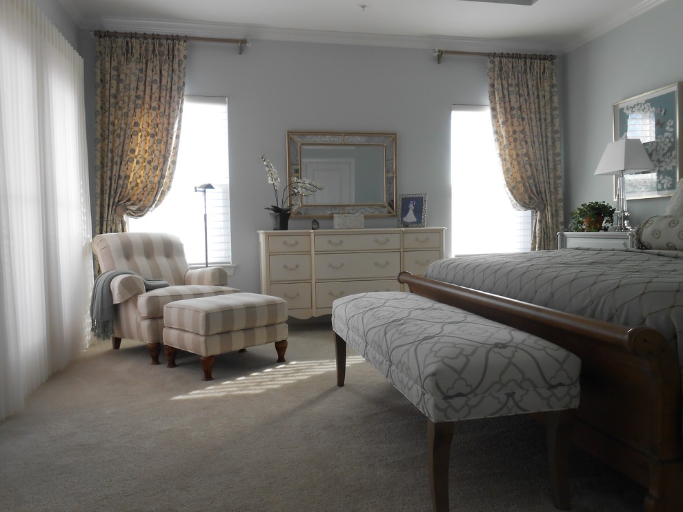 Bedroom - mid-sized transitional master carpeted and beige floor bedroom idea in Baltimore with blue walls and no fireplace