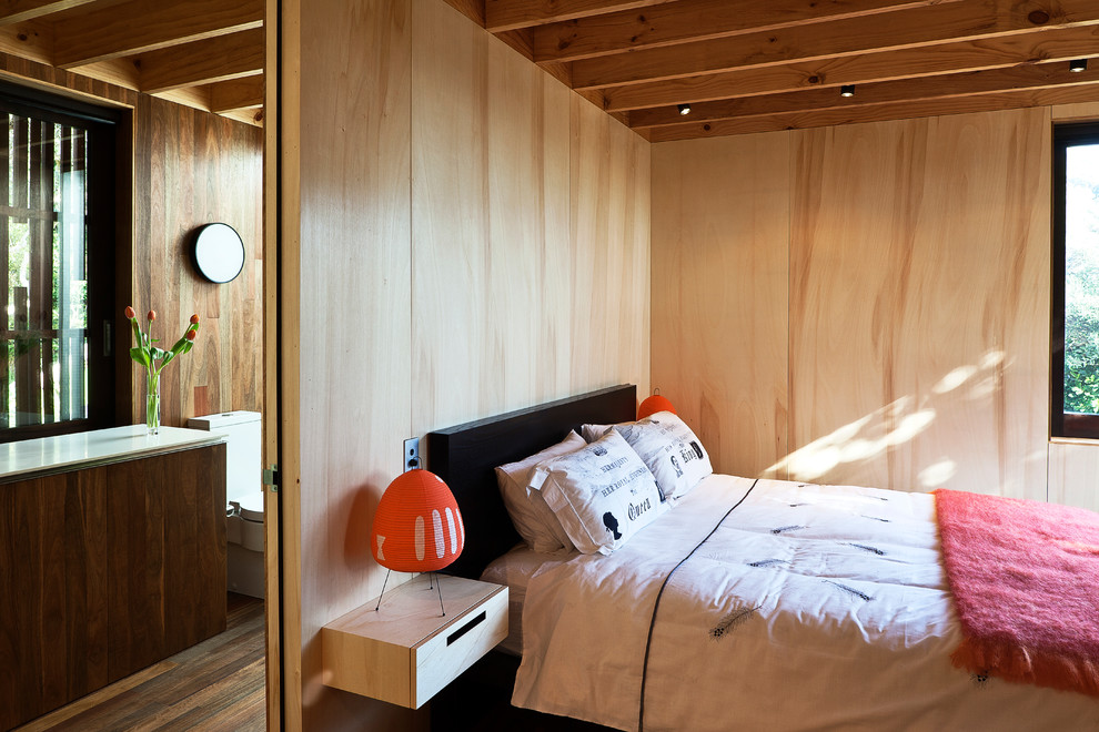 Inspiration for a contemporary bedroom remodel in Auckland