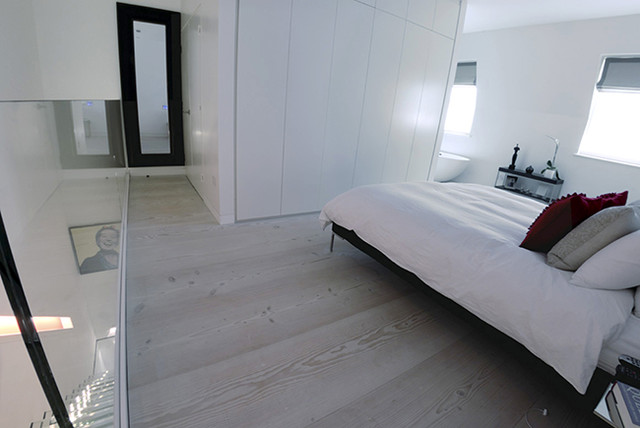 Underfloor Heating Installation - Mews House, Notting Hill - Contemporary -  Bedroom - London - by GS Underfloor Heating Systems | Houzz UK