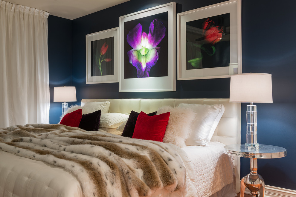 Bedroom - contemporary bedroom idea in St Louis