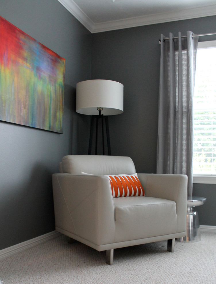 Inspiration for a mid-sized modern master carpeted bedroom remodel in Houston with gray walls