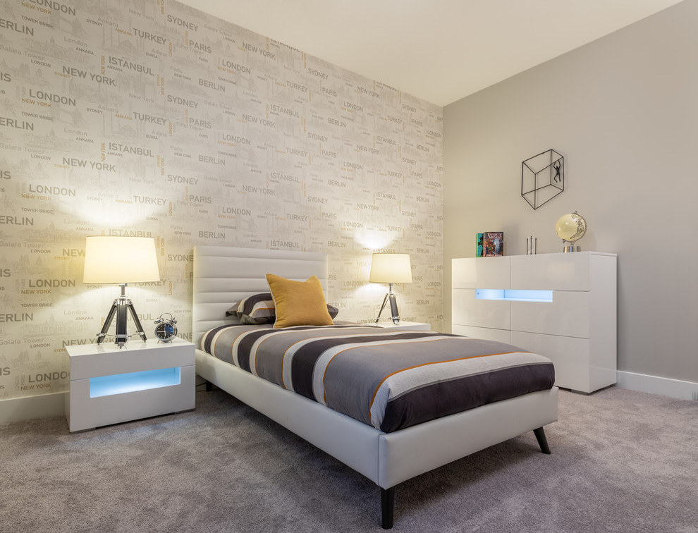 Réalisation d'une chambre minimaliste de taille moyenne avec un mur gris et un sol gris.