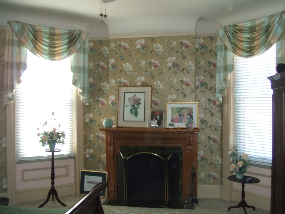 Design ideas for a victorian bedroom in St Louis.