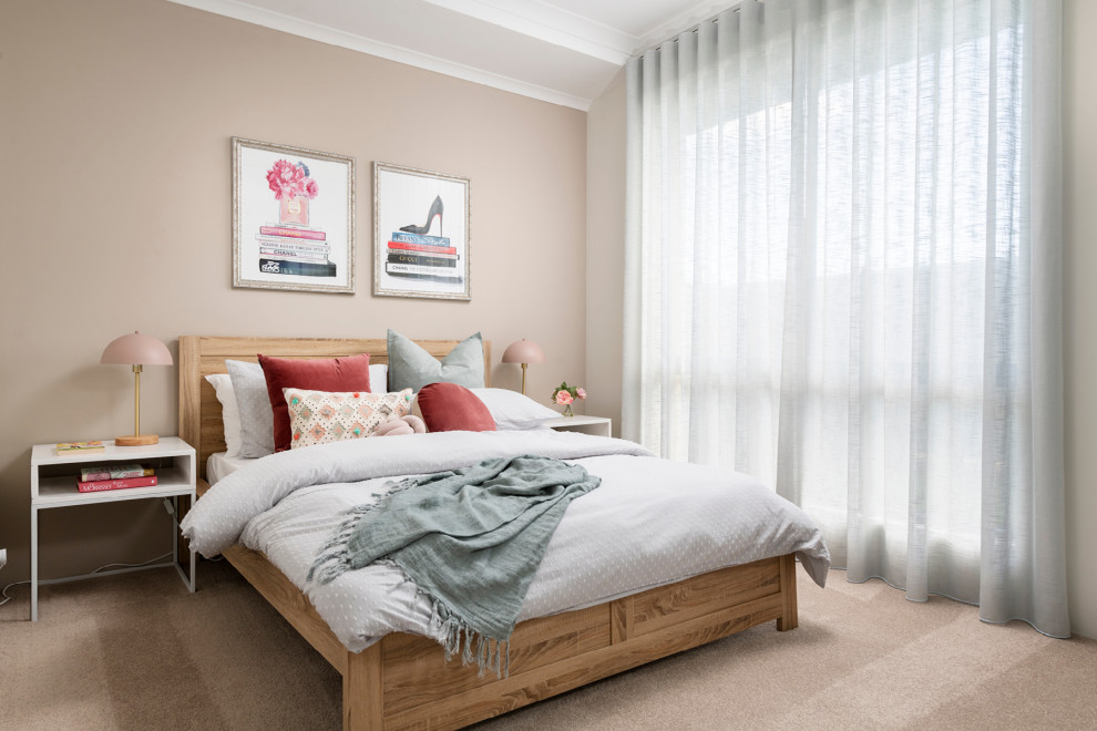 Пример оригинального дизайна: гостевая спальня (комната для гостей) в современном стиле с белыми стенами, ковровым покрытием и бежевым полом без камина