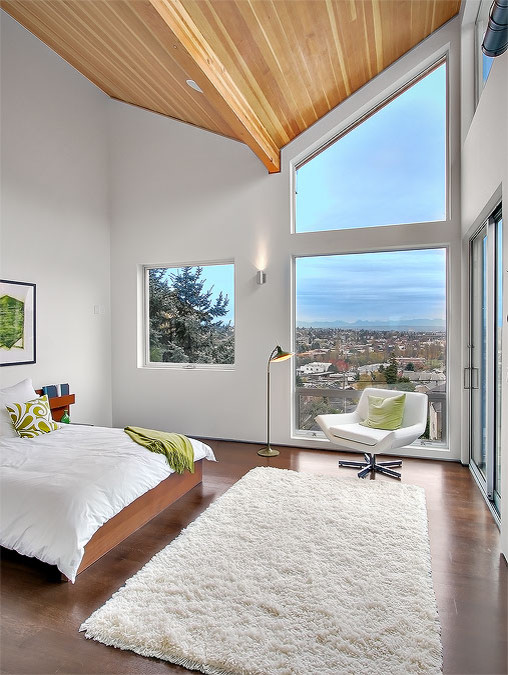 This is an example of a modern bedroom in Seattle.