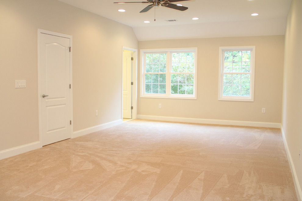 Mid-sized guest carpeted bedroom photo in DC Metro with beige walls and no fireplace