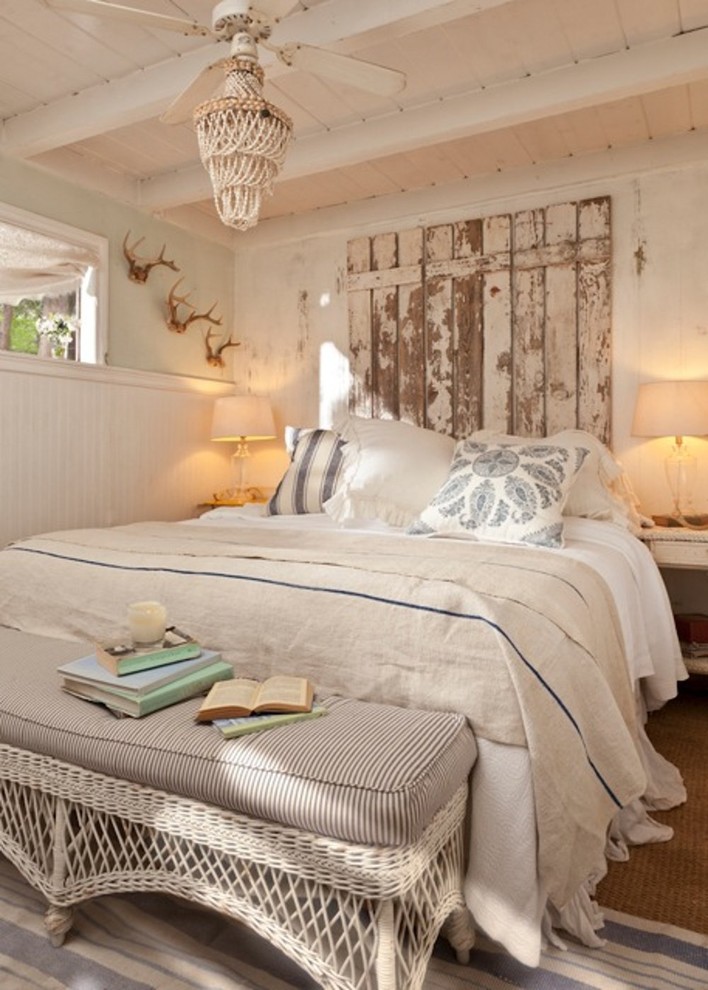 Inspiration for a shabby-chic style bedroom remodel in Los Angeles with beige walls