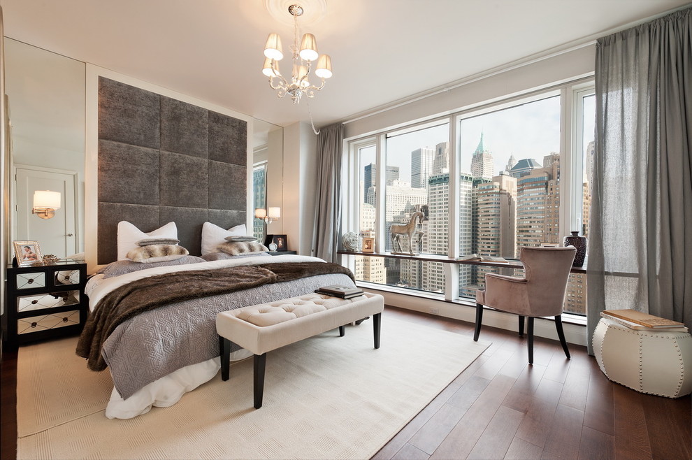 ニューヨークにあるコンテンポラリースタイルのおしゃれな寝室 (白い壁、無垢フローリング、暖炉なし) のレイアウト