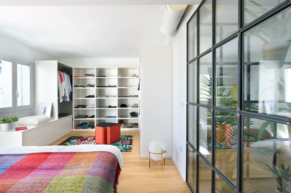 Design ideas for an urban bedroom in Madrid.