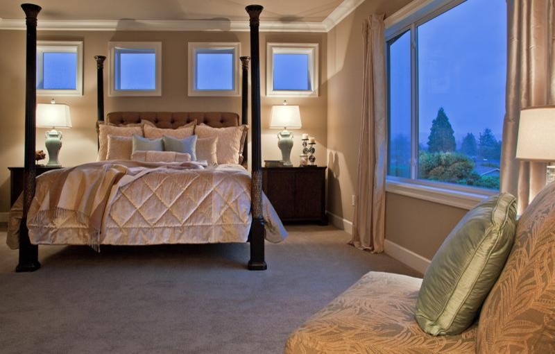 シアトルにある地中海スタイルのおしゃれな寝室