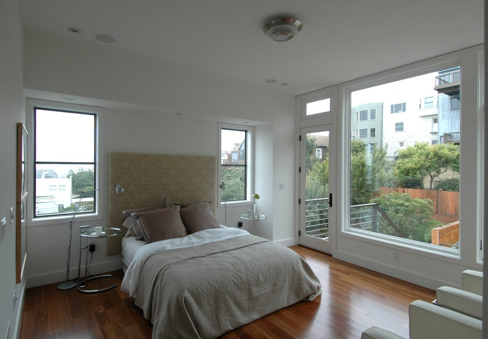 Example of a minimalist bedroom design in San Francisco
