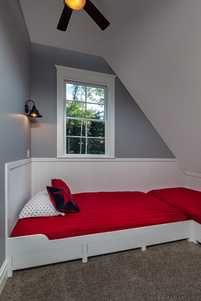 Diseño de habitación de invitados campestre de tamaño medio con paredes grises, moqueta y suelo gris