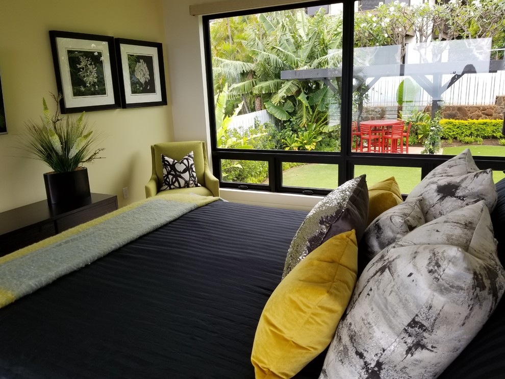 ハワイにあるトロピカルスタイルのおしゃれな寝室