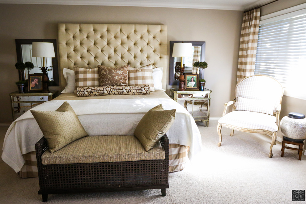 Bedroom - mid-sized traditional master carpeted bedroom idea in Portland with gray walls