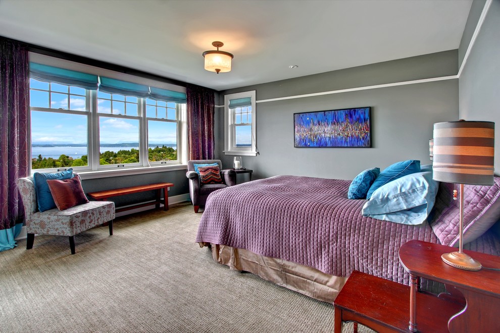 Imagen de dormitorio principal de estilo americano sin chimenea con paredes grises y moqueta