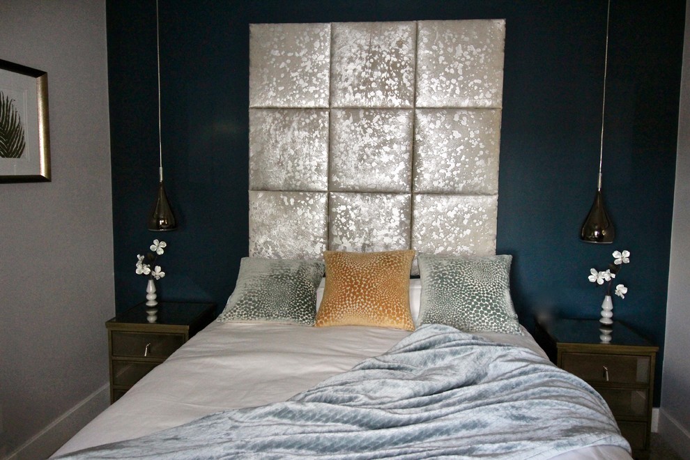 На фото: хозяйская спальня в современном стиле