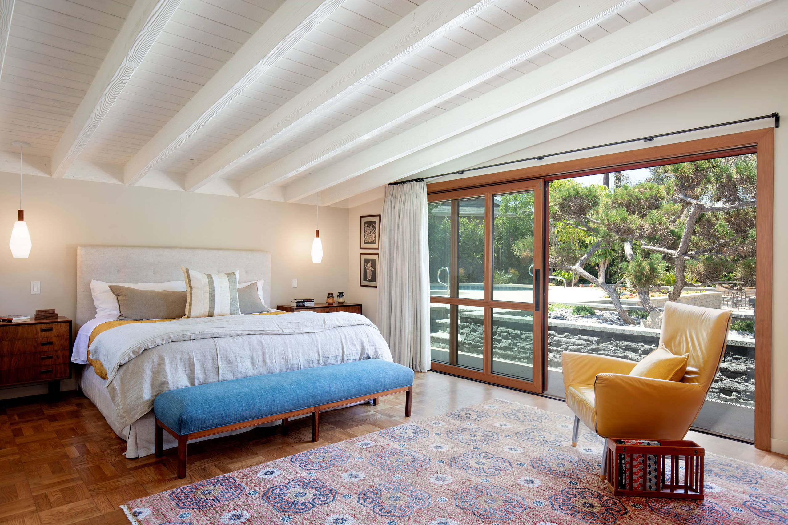 ●OUR HOUSE ミドル Houzz Tour: A Midcentury Modern House Opens Up