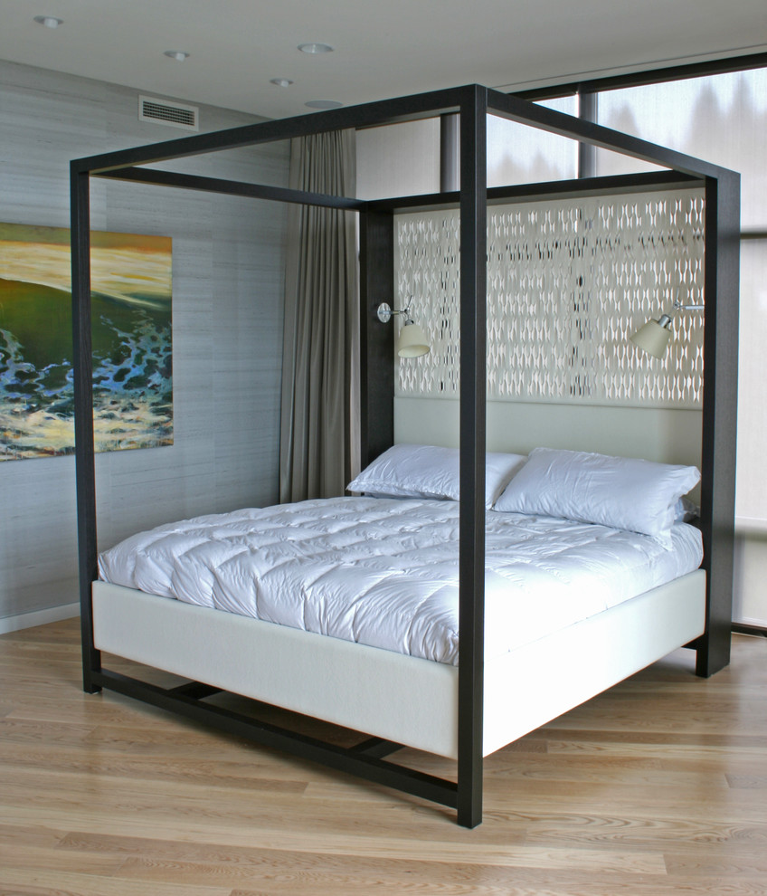 Inspiration for a modern bedroom in Portland.
