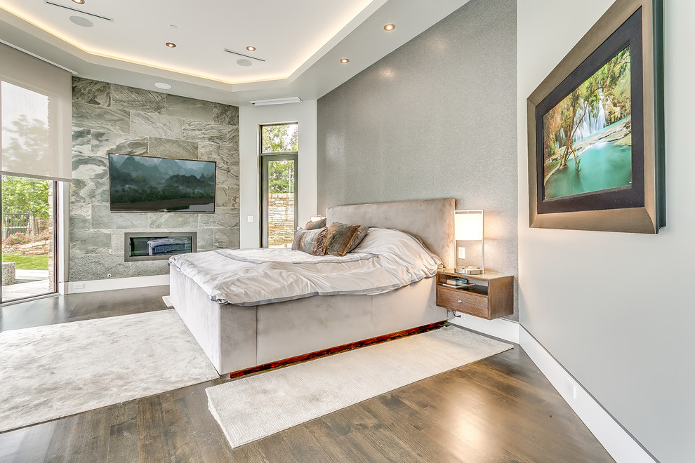 Photo of a modern bedroom in Dallas.