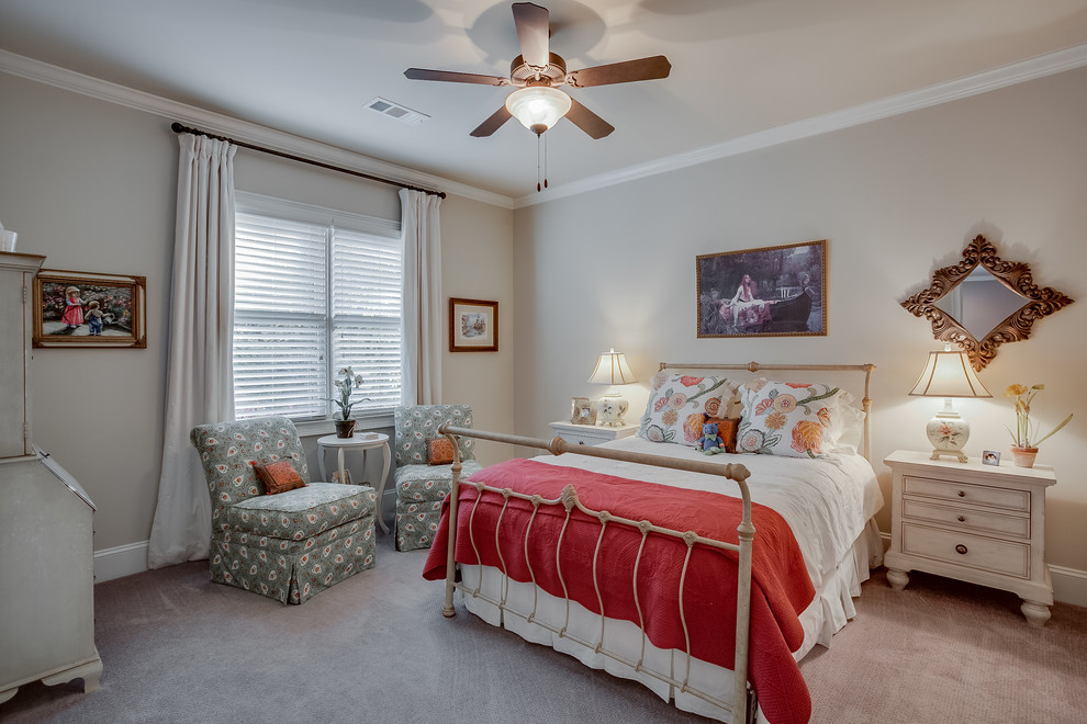 Mittelgroßes Stilmix Gästezimmer mit weißer Wandfarbe, Teppichboden und grauem Boden in Atlanta