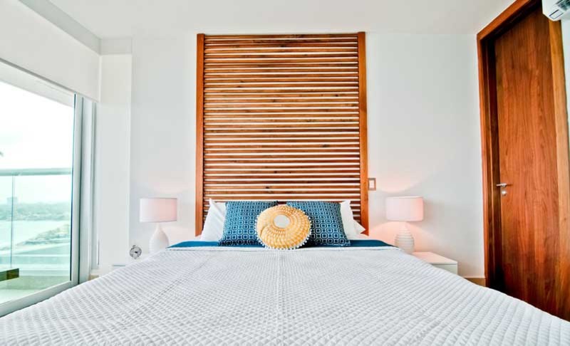 Bedroom - coastal bedroom idea in Toronto