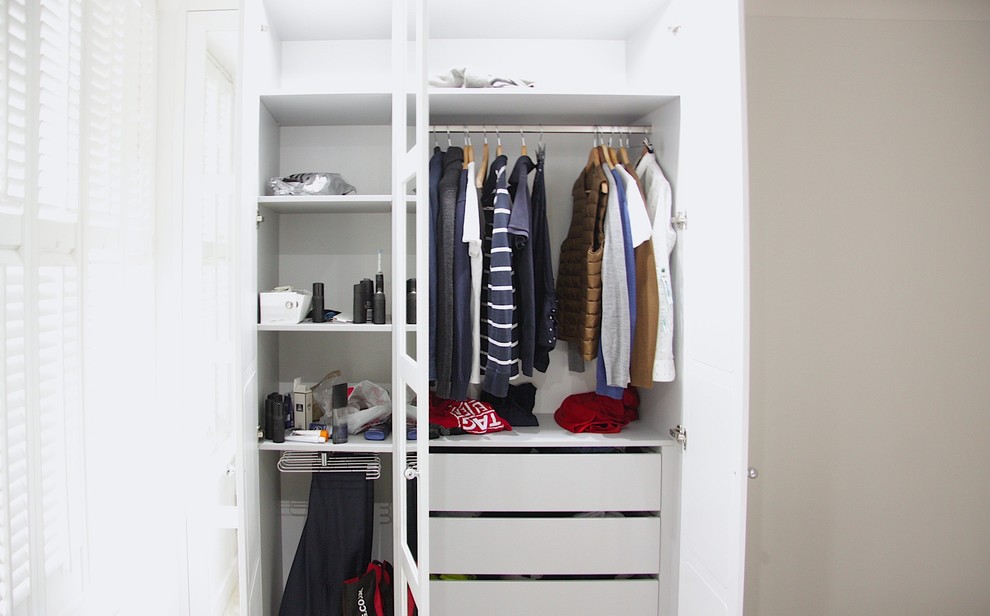 This is an example of a modern wardrobe in London.