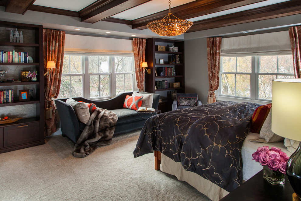 Источник вдохновения для домашнего уюта: хозяйская спальня среднего размера в стиле неоклассика (современная классика) с ковровым покрытием