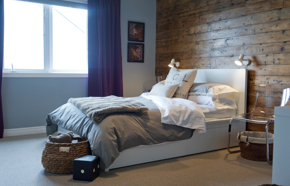 Modelo de dormitorio contemporáneo de tamaño medio con paredes grises y moqueta