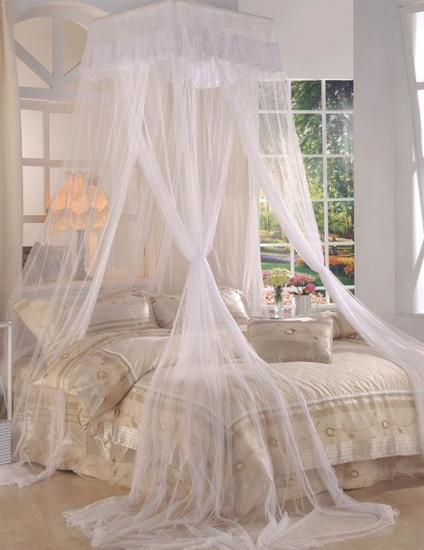 Photo of a shabby-chic style bedroom.