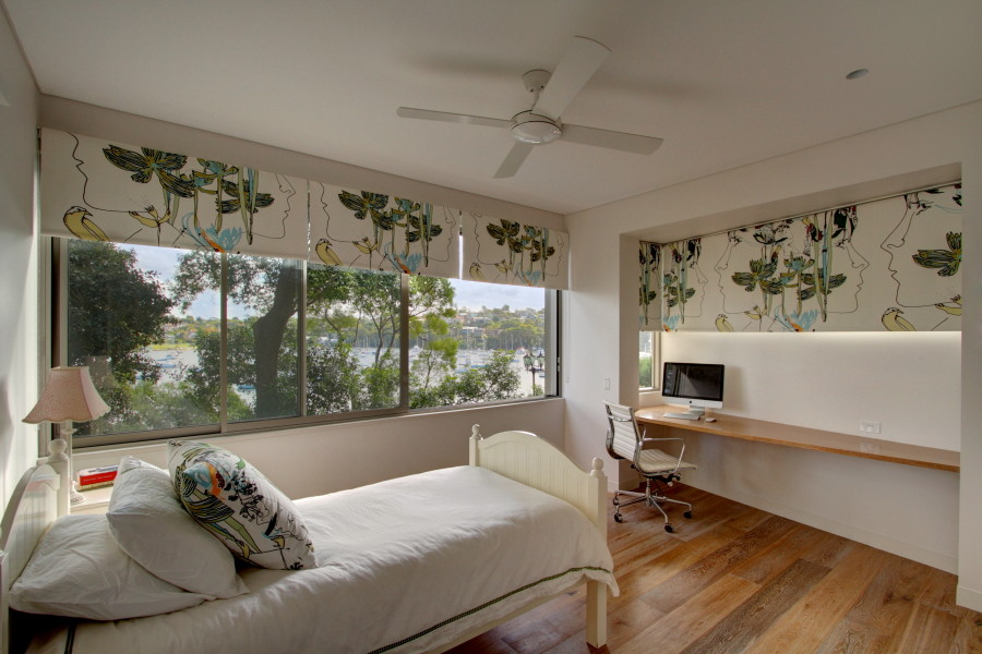 シドニーにあるコンテンポラリースタイルのおしゃれな寝室のレイアウト