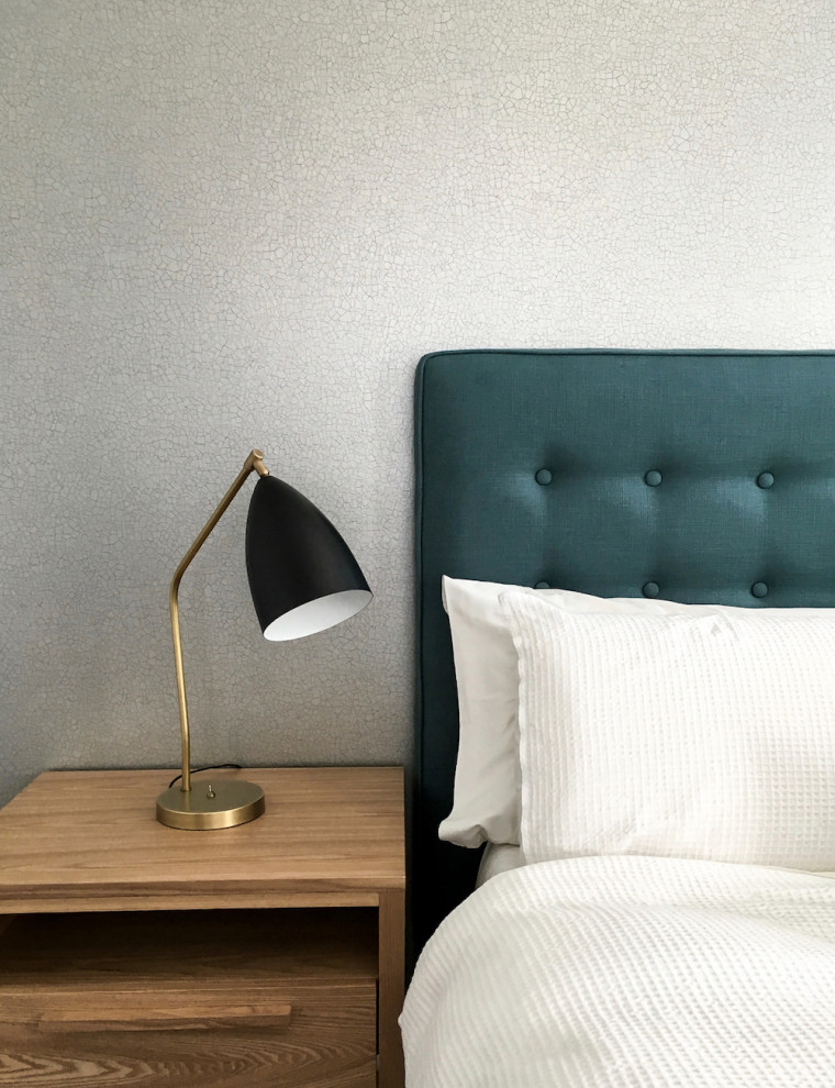 Inspiration for a large contemporary guest bedroom remodel in Sydney with gray walls