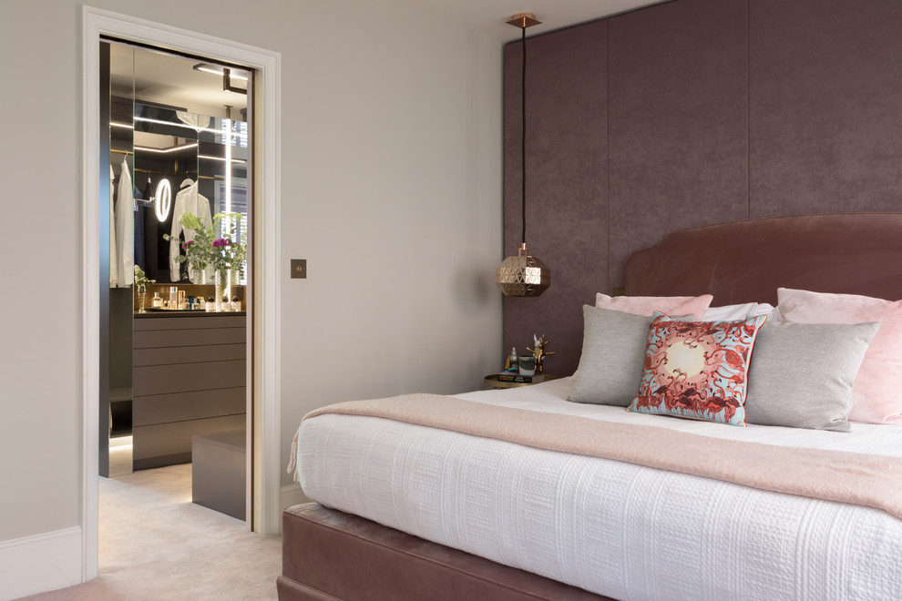 Bedroom - contemporary bedroom idea in Kent