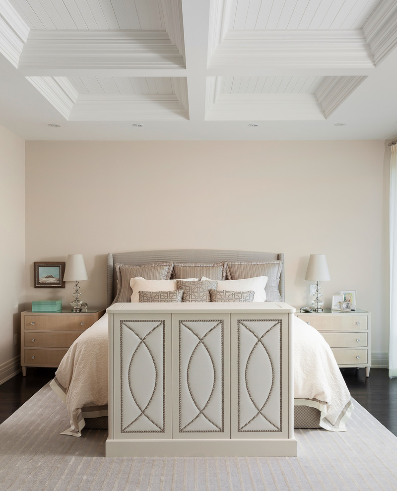 Inspiration for a transitional bedroom remodel in Toronto with beige walls