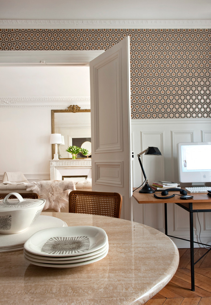 Design ideas for a home office in Paris.