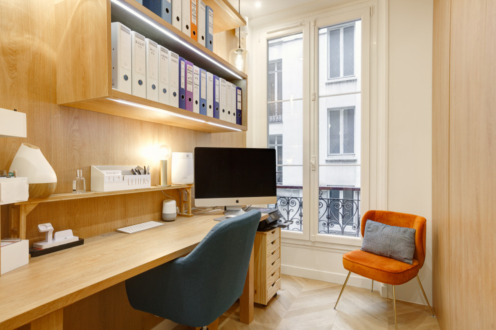 Modernes Arbeitszimmer in Paris