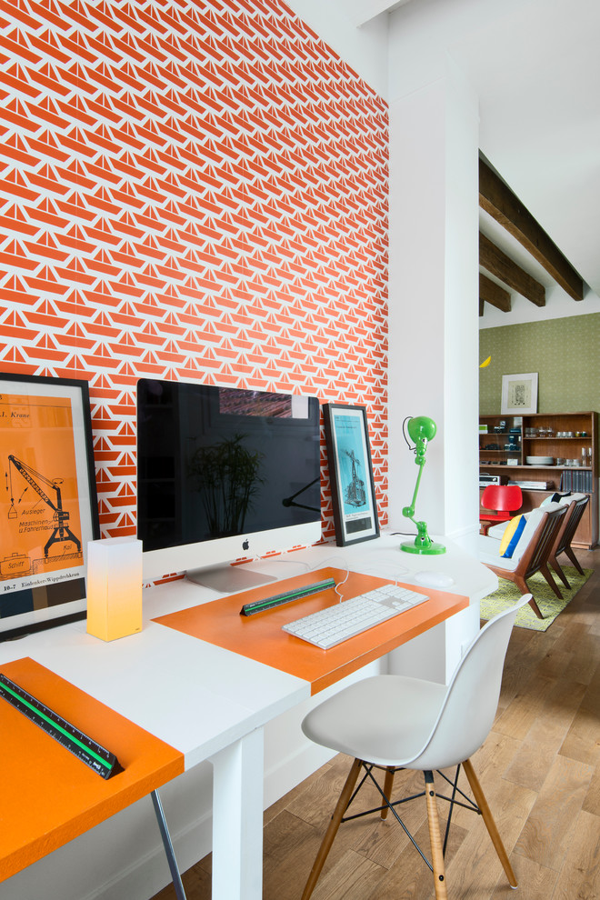 Home office - home office idea in Paris