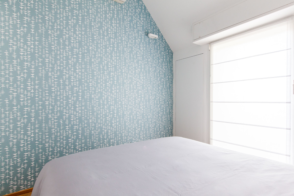 ミラノにあるコンテンポラリースタイルのおしゃれな寝室のレイアウト
