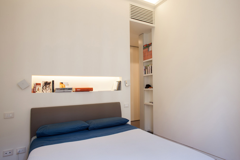Minimalist bedroom photo in Milan