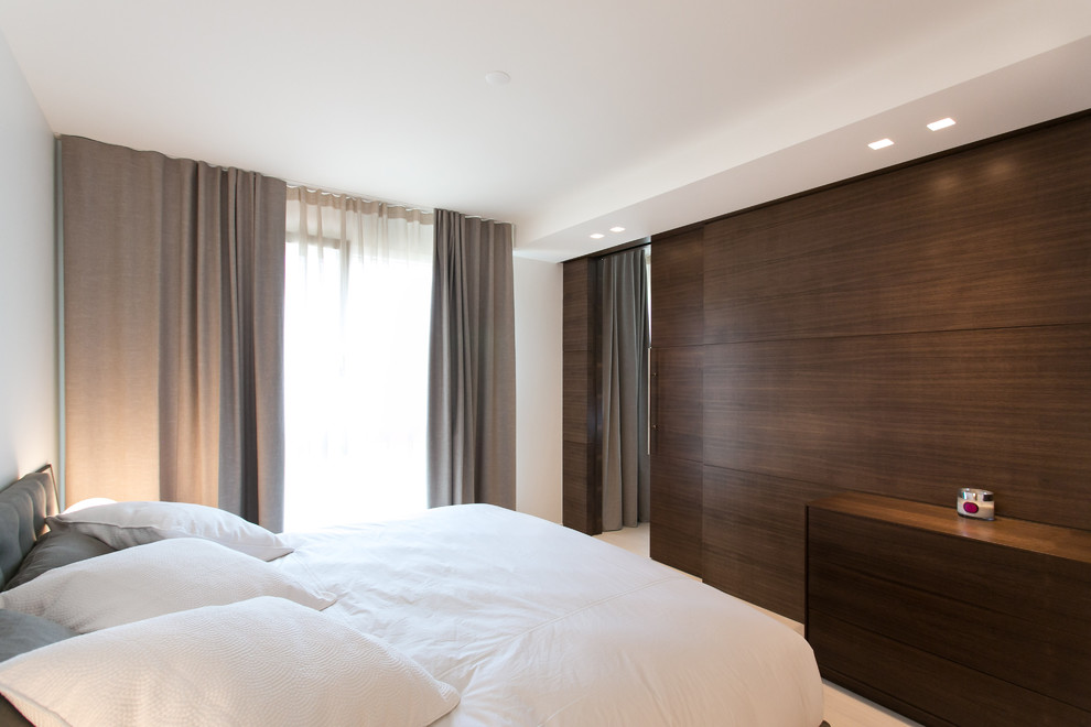 Свежая идея для дизайна: хозяйская спальня среднего размера в стиле модернизм - отличное фото интерьера