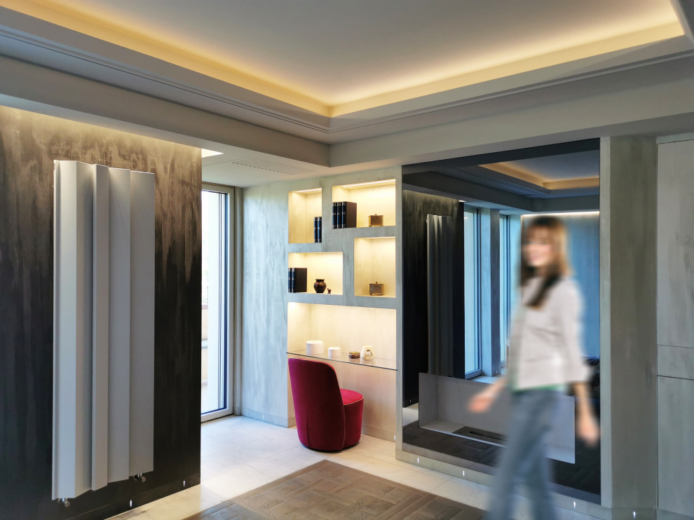 Mittelgroßes Modernes Hauptschlafzimmer mit grauer Wandfarbe in Sonstige