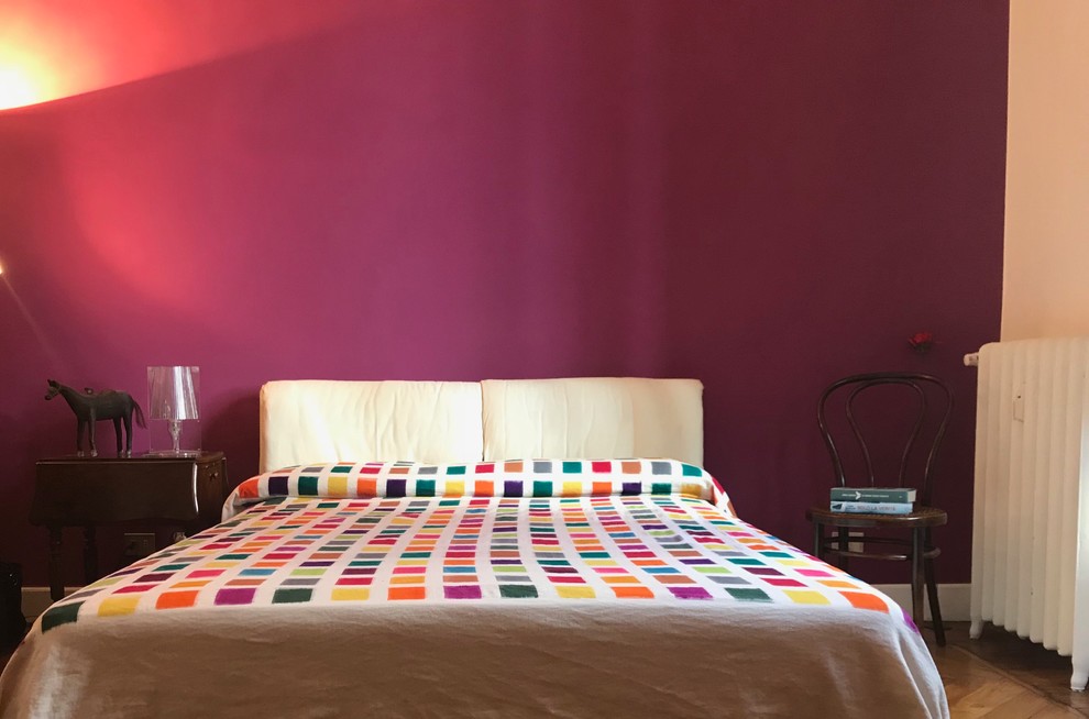 Ejemplo de dormitorio minimalista de tamaño medio