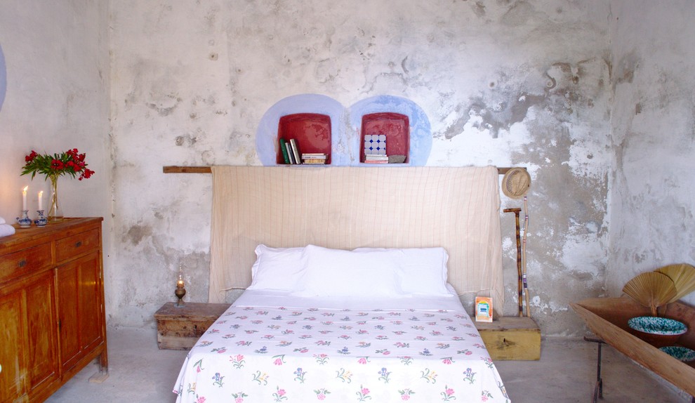 Inspiration for a mediterranean bedroom in Bologna.