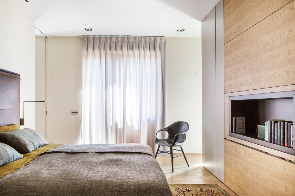 Inspiration for a contemporary bedroom remodel in Rome