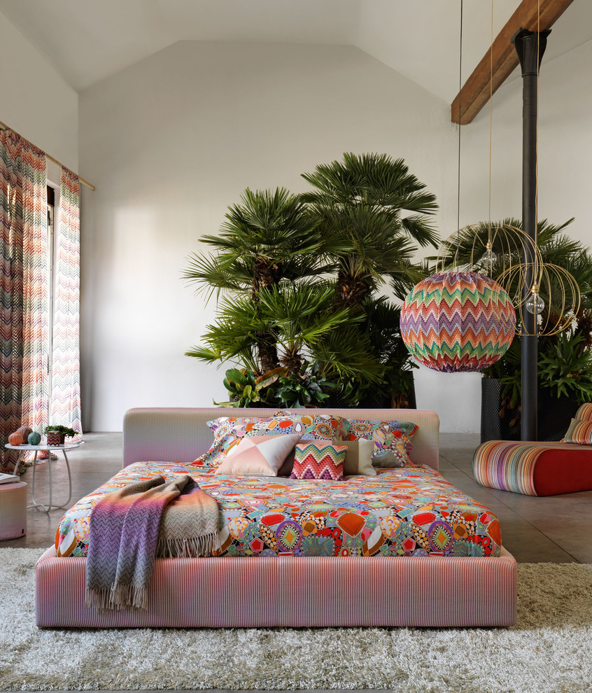 Inspiration for a tropical bedroom remodel in Milan