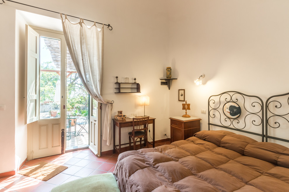 Inspiration for a country bedroom in Catania-Palermo.