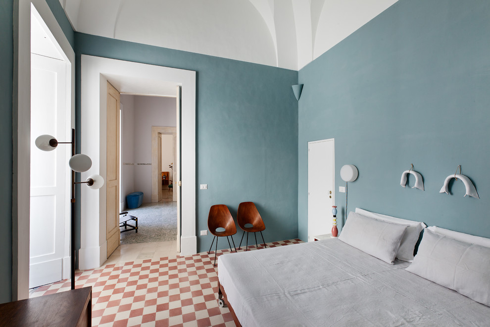 ミラノにある地中海スタイルのおしゃれな主寝室
