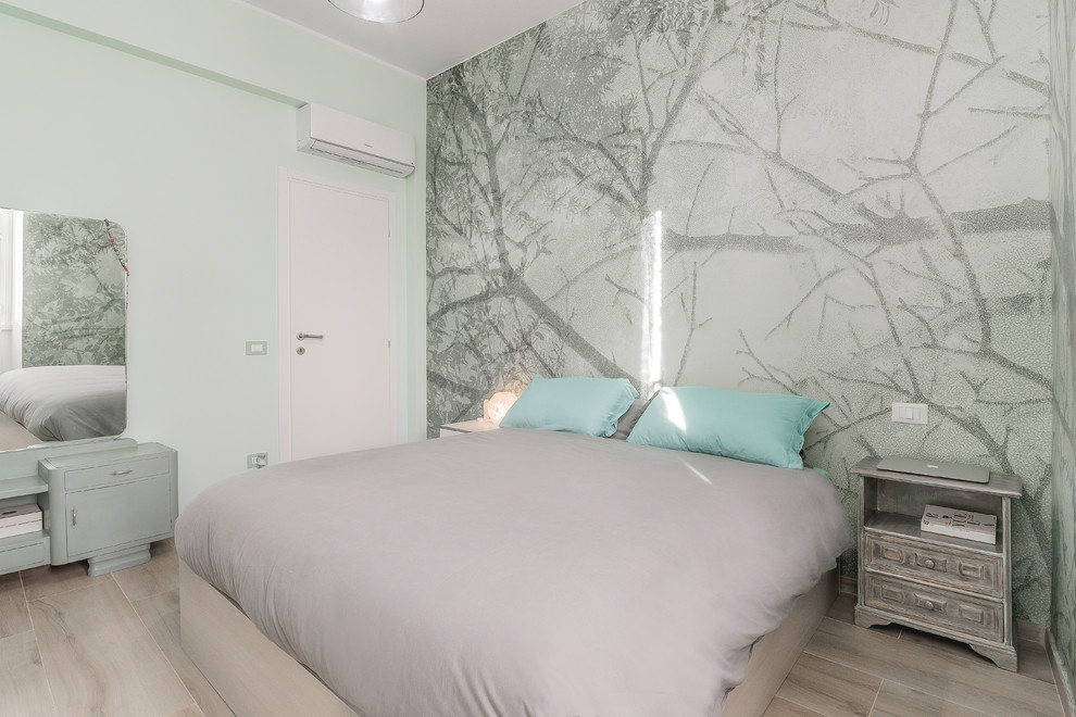 Example of a trendy bedroom design in Rome